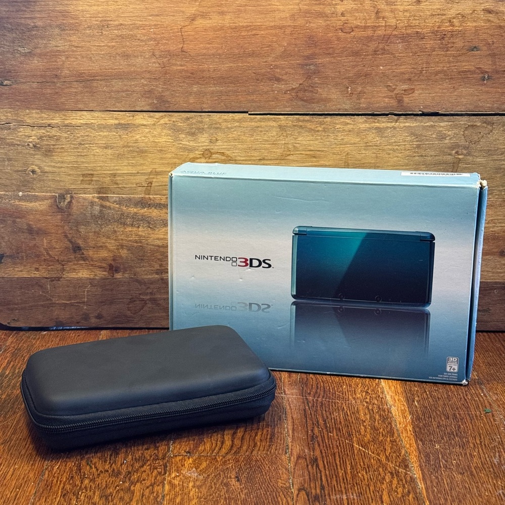 Nintendo 3DS and Black Case